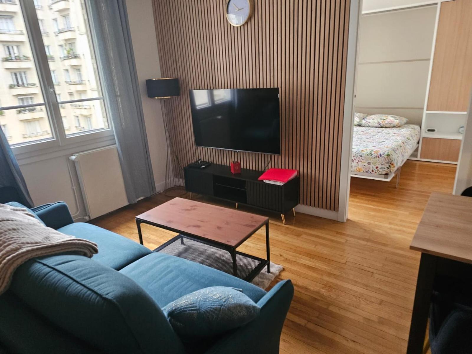 View Sur La Seine Apartment Paris Exterior photo